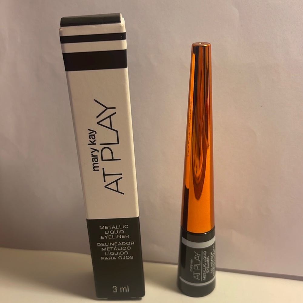 Mary Kay at Play Metallic Liquid Eyeliner